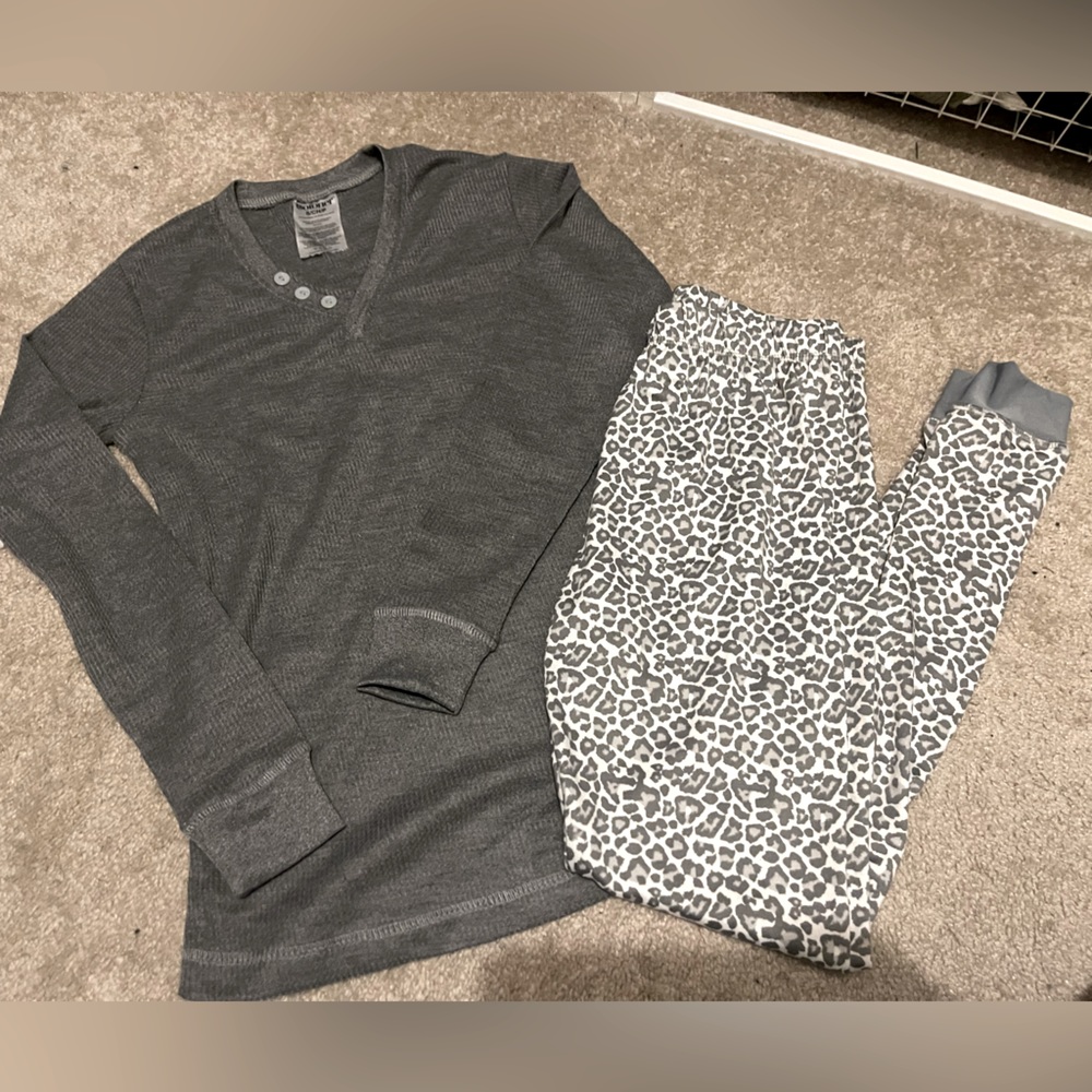 Isotoner Cozy Pajama Set Animal print
